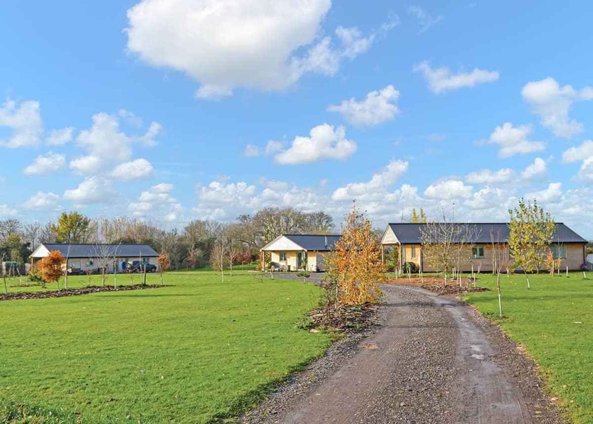 Little Moorland Farm Lodges Chapel Allerton Экстерьер фото